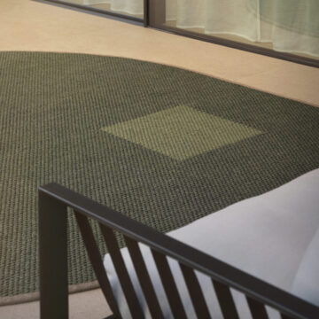 Now-carpets_Tangram_green_ambient.02