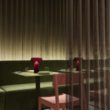 3403-MESH_UP_FR_RE_Campaign_Image 3403-MESH_UP_FR_RE_Campaign_Image